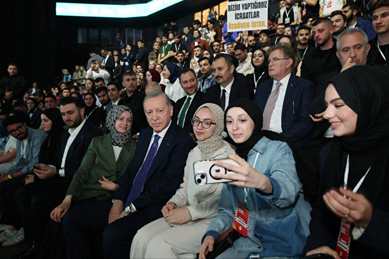 Cumhurbaşkanı Erdoğan Gençfest programında