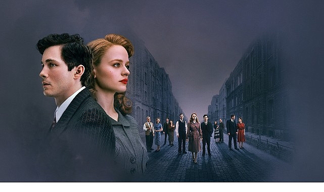 mini dizi we were the lucky ones 8 ekimden itibaren carsamba gunleri 2130da fx ekranlarinda izleyicilerle bulusmaya basliyor TO2U19Tn