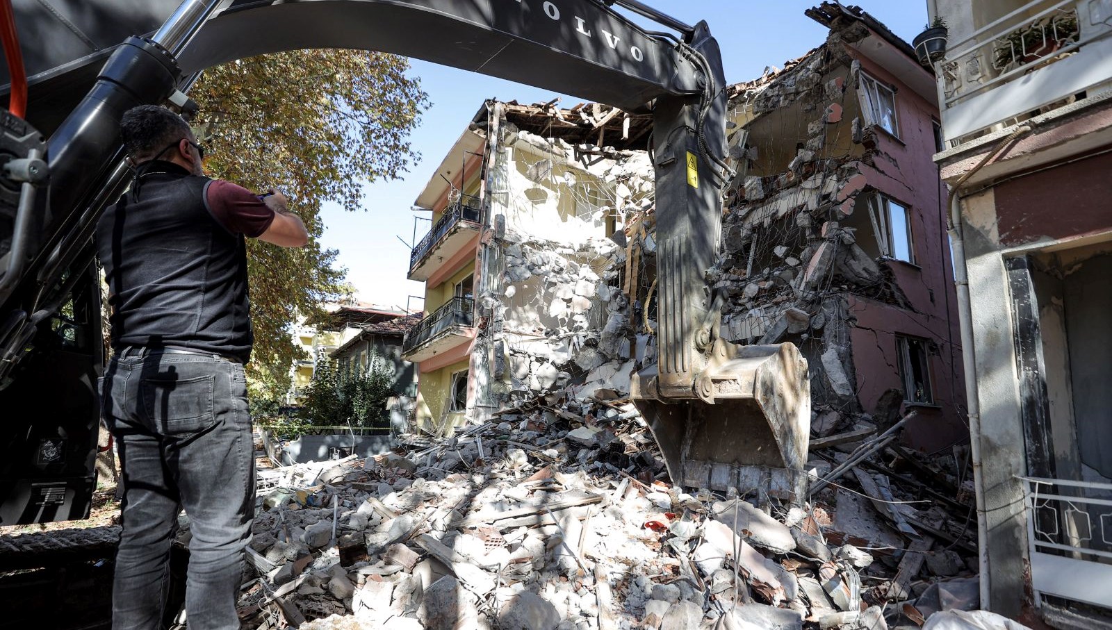 sindirgi depreminin bilancosu belli oldu 6AqwxMst.jpg