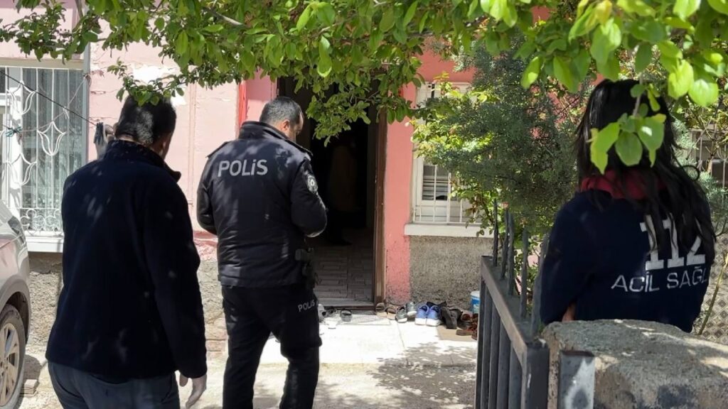 aksarayda-aci-olay-isten-dondu-esini-olu-olarak-buldu-x3a9Az8U