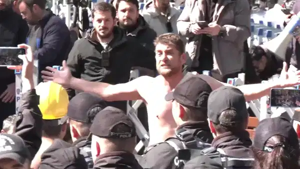 ankarada-aclik-grevindeki-madencilere-polis-mudahalesi-fenalasan-isciler-hastaneye-kaldirildi-c2trCPdR