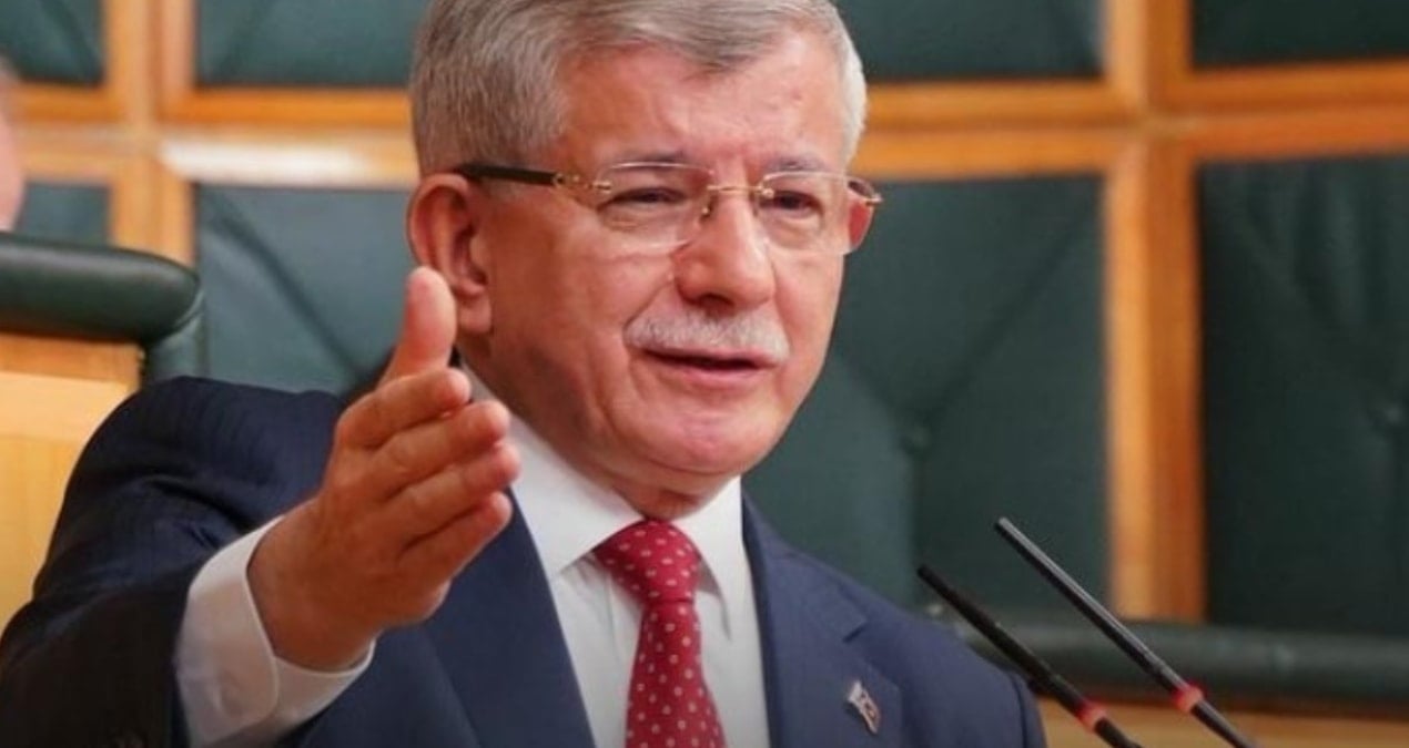 Ahmet Davutoğlu’ndan 23 Nisan’a Özel Mesaj: “Kutlamalar İptal Edilsin”