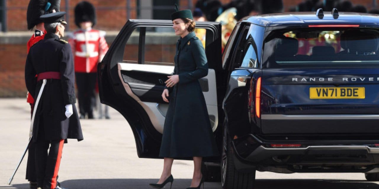 Kraliyet Ailesinin Tercih Sebebi: Neden Ferrari ve Porsche Değil de Range Rover?