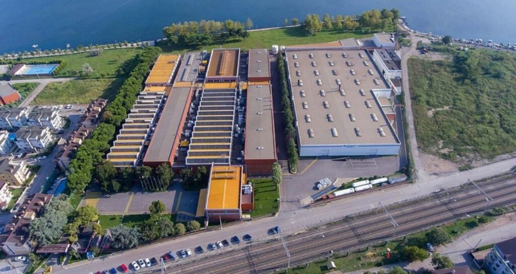 turkiyenin-dev-otomotiv-fabrikasi-deprem-korkusuyla-tasiniyor-mJ5Pgwui