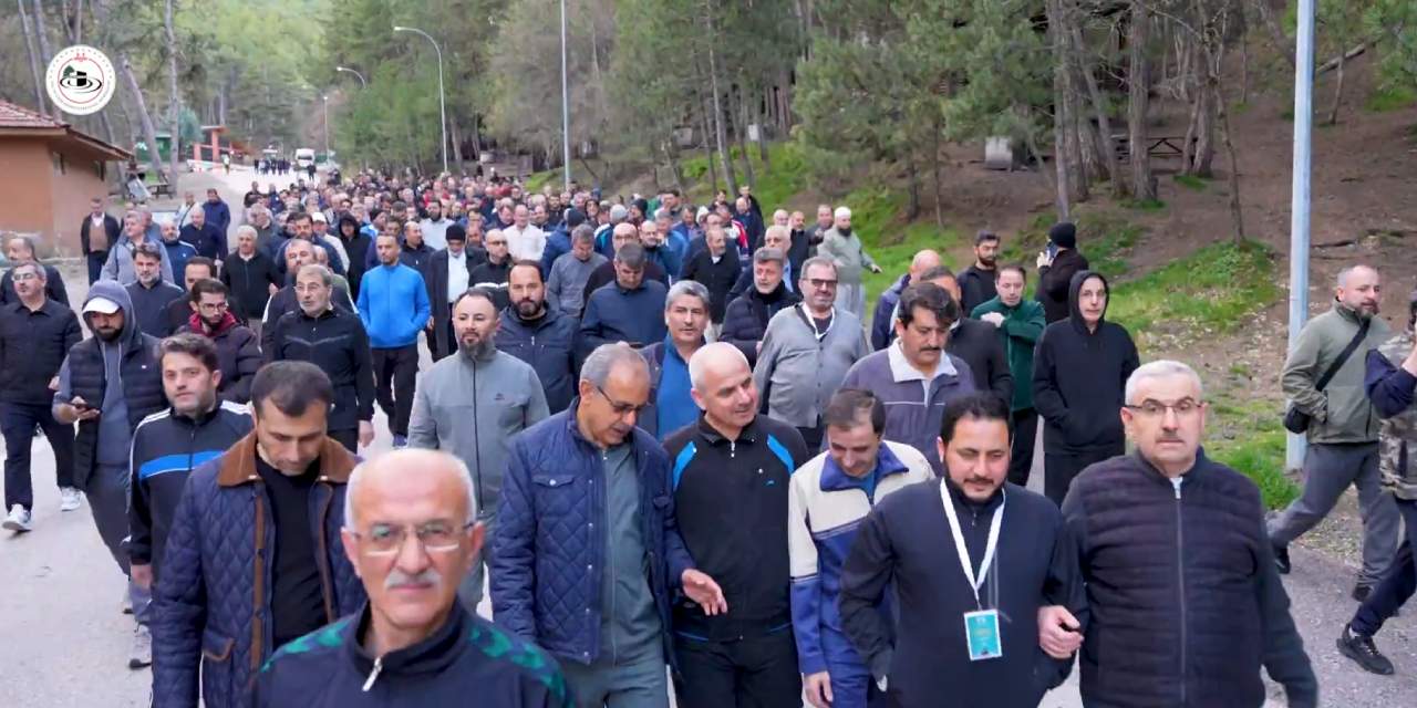 Diyanet’in Hac Hazırlıkları İçin 10 Milyon Lira Harcaması: Ankara’da Lüks Kamp Tartışmalara Neden Oldu