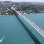 istanbul-bogazinda-gemi-trafigi-cift-yonlu-askiya-alindi-PxTkMaWS